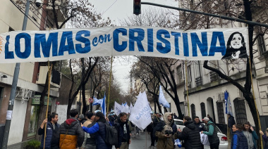 Otermín y Vilar visitaron a Cristina en medio del respaldo popular lomense