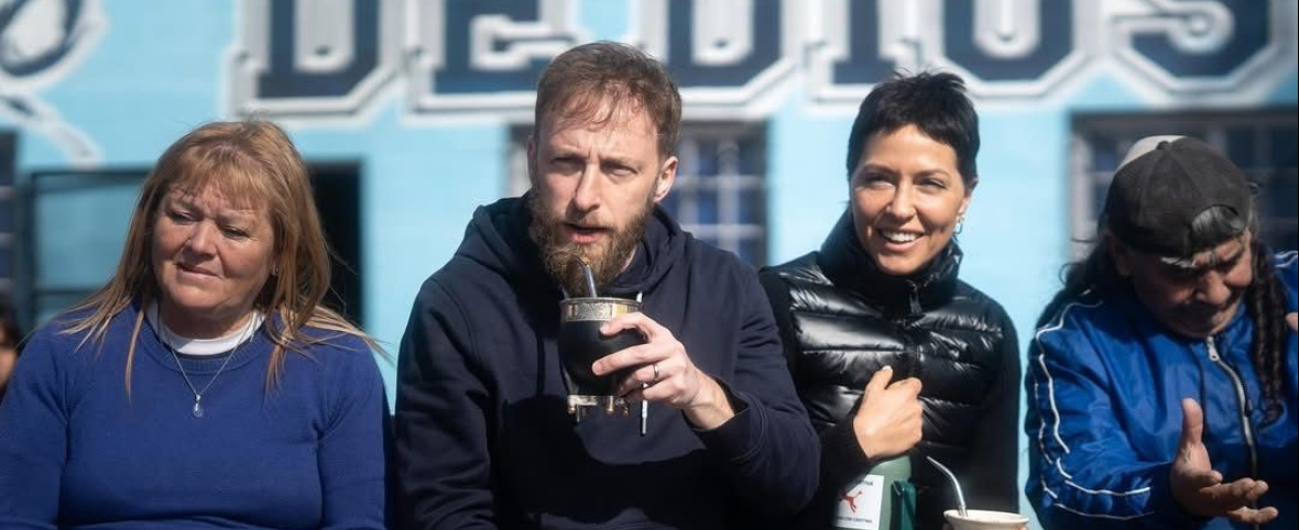 Federico Otermín y Mayra Mendoza encabezaron una jornada de forestación en el “Potrero de D10S”