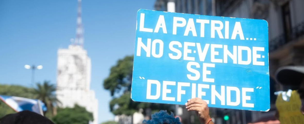 El PJ de Lomas marchó por Memoria, Verdad y Justicia, y reclamó por Cristina libre