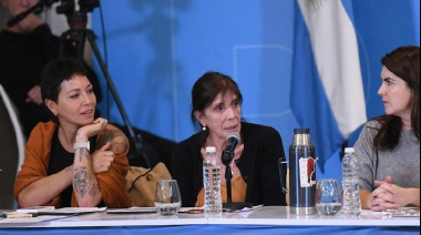 Mayra Mendoza: "Estamos obligados a construir una representación potente para las amplias mayorías"
