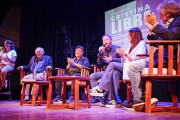 "Cristina Libre": militantes y vecinos colmaron la Biblioteca Mentruyt para exigir la libertad de la ex presidenta